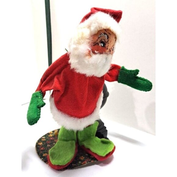 Vintage 1971 Annalee Mobilitee Santa in Front of a Pot Belly Stove - Picture 5 of 9